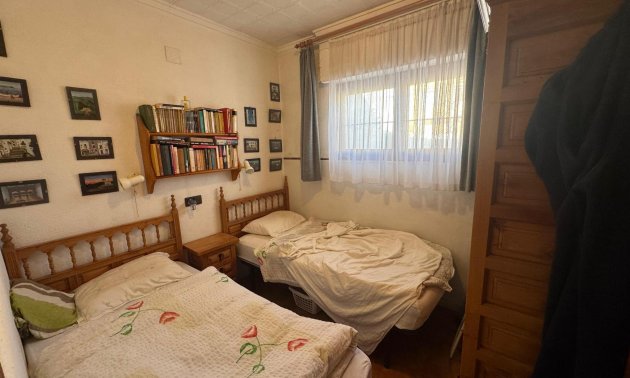 Resale - Bungalow -
Torrevieja - Torretas  - La Siesta - El Limonar