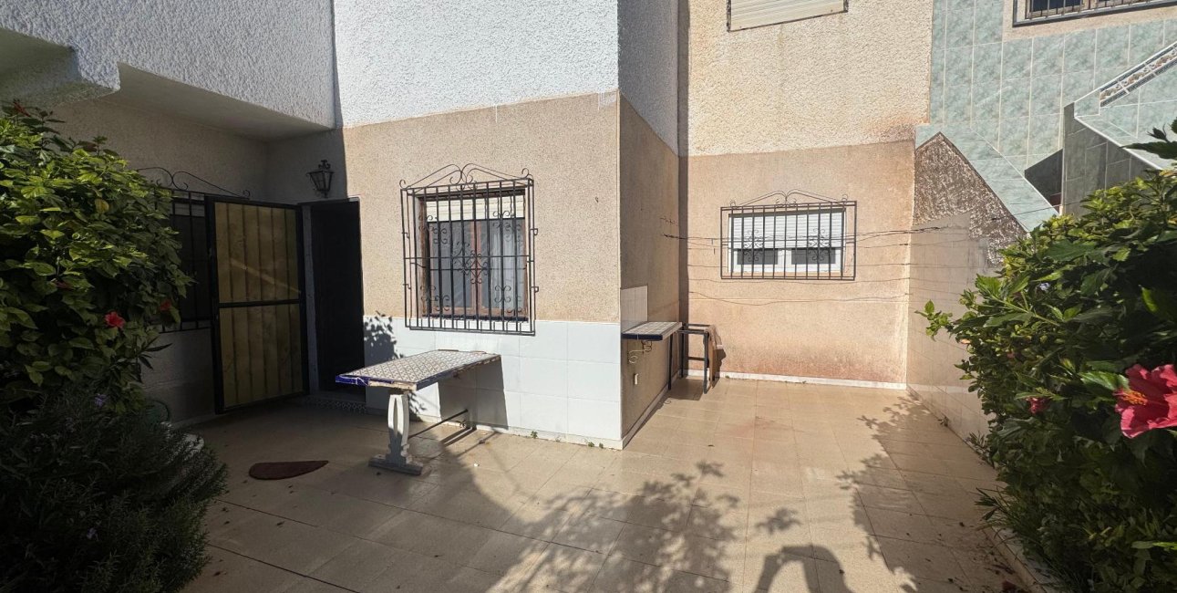 Resale - Bungalow -
Torrevieja - Torretas  - La Siesta - El Limonar