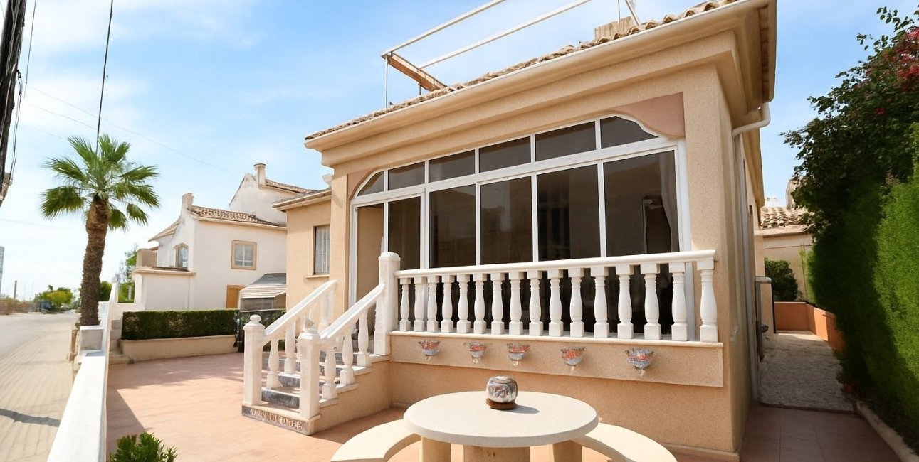 Resale - Villa -
Algorfa - Montemar