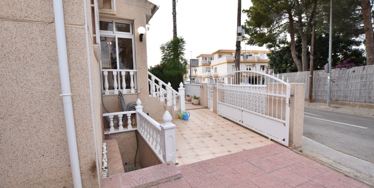 Resale - Villa -
Algorfa - Montemar