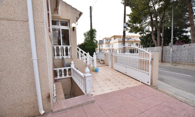 Resale - Villa -
Algorfa - Montemar