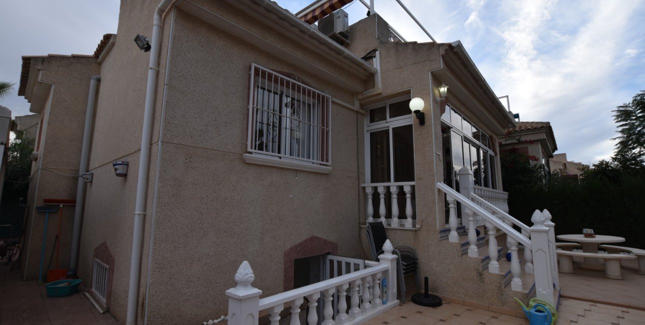 Resale - Villa -
Algorfa - Montemar