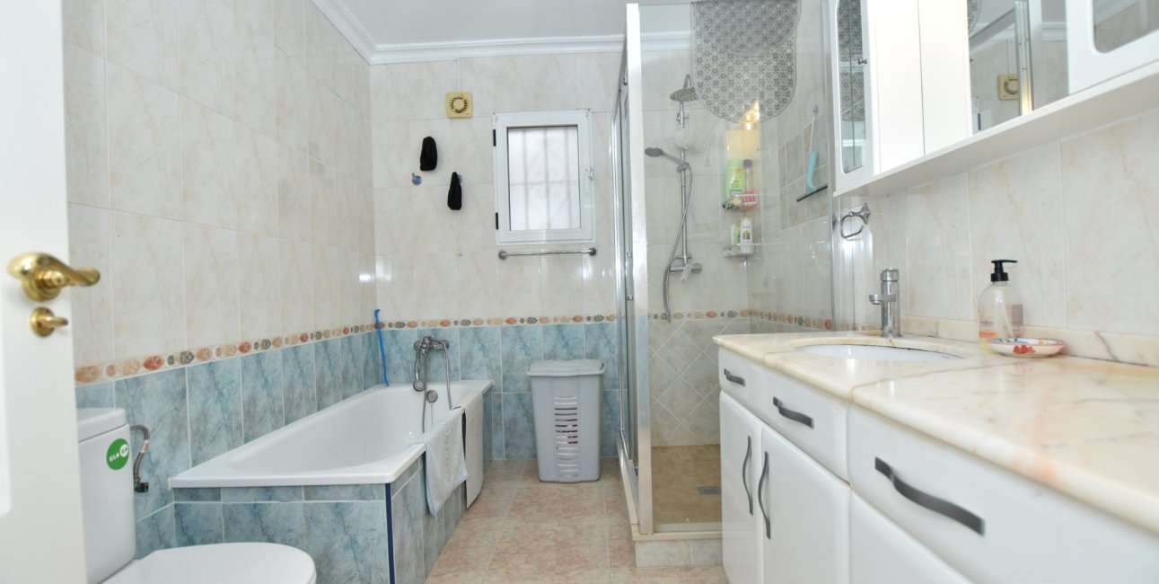 Resale - Villa -
Algorfa - Montemar