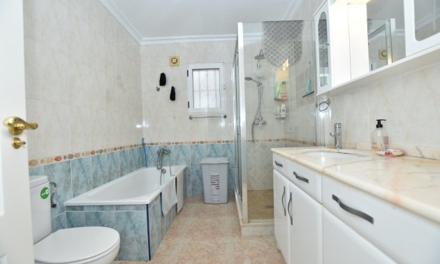 Resale - Villa -
Algorfa - Montemar