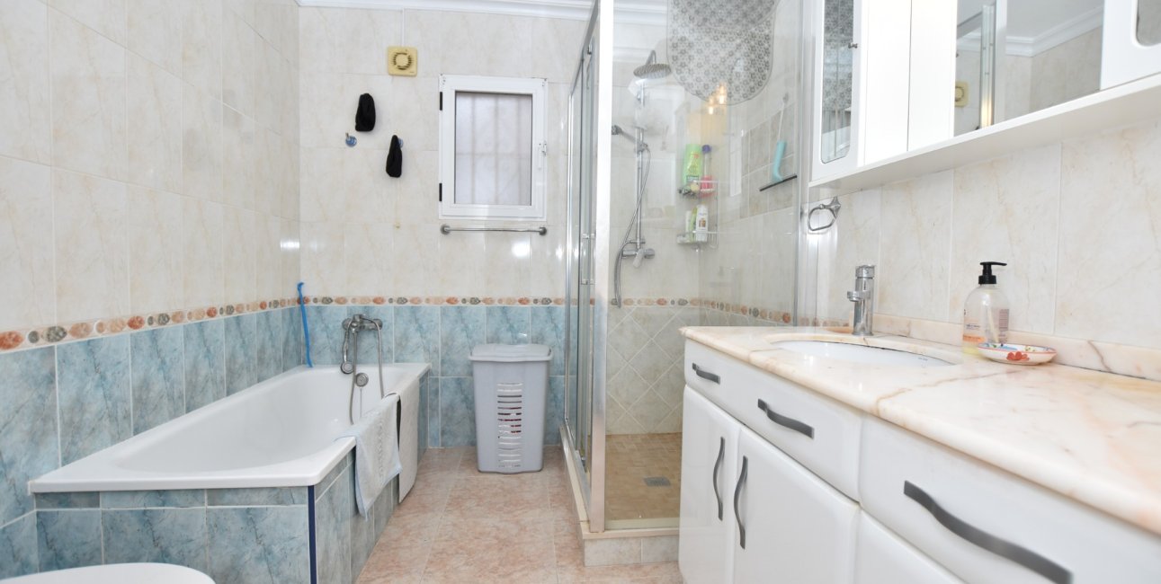 Resale - Villa -
Algorfa - Montemar