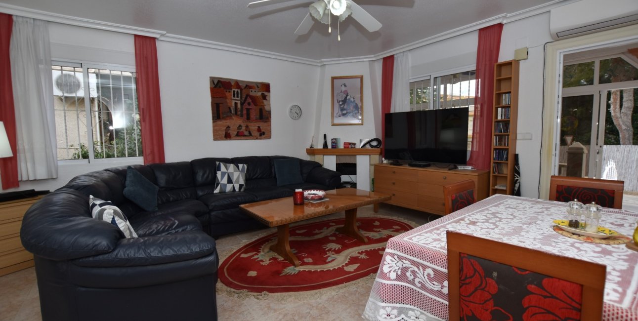 Resale - Villa -
Algorfa - Montemar