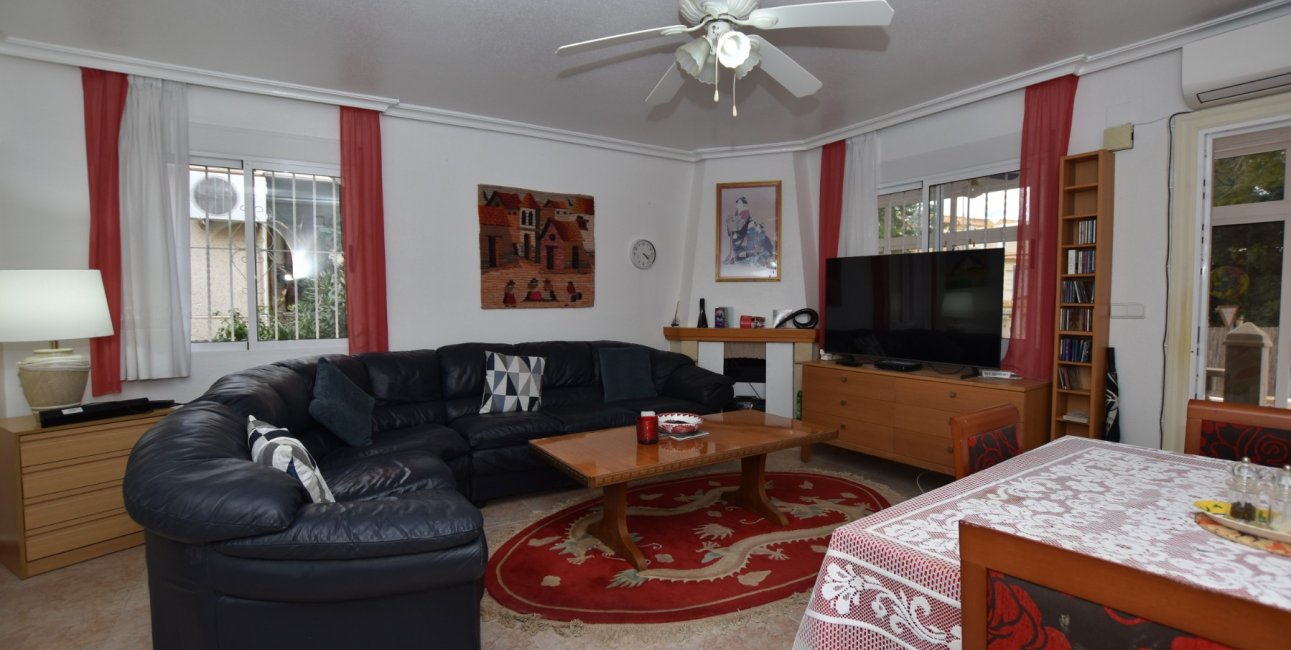 Resale - Villa -
Algorfa - Montemar