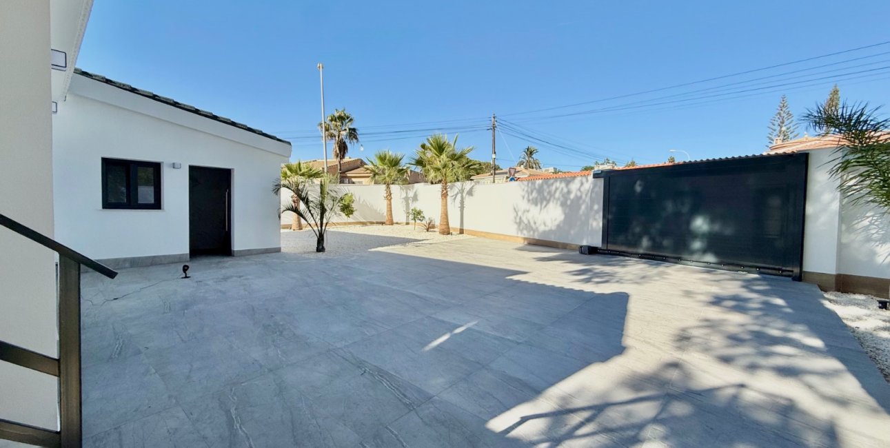 Resale - Villa -
Ciudad Quesada - Ciudad Quesada - Town