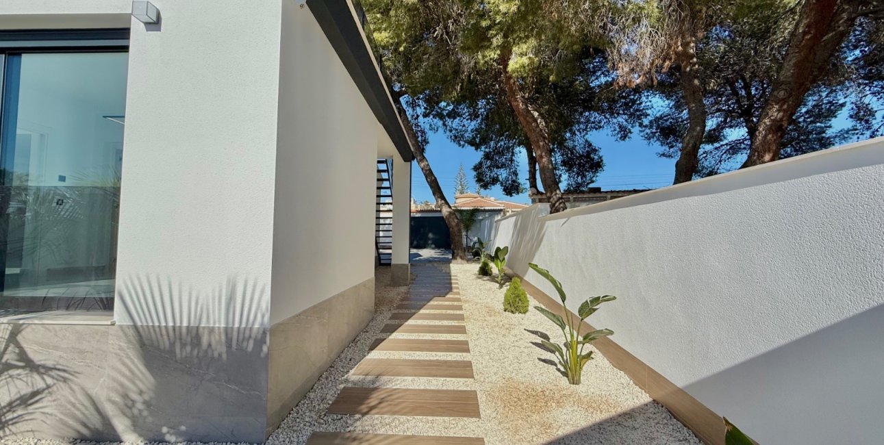 Resale - Villa -
Ciudad Quesada - Ciudad Quesada - Town