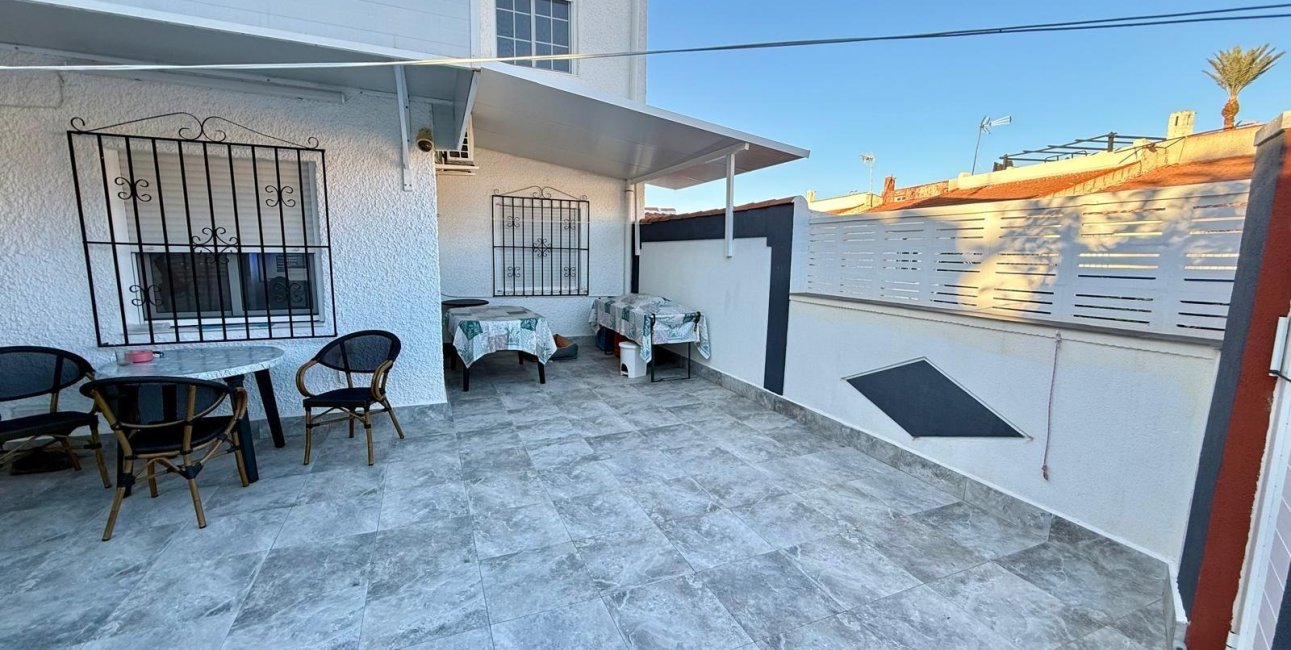 Rynek wtórny - Bungalowy -
Torrevieja - Torretas - La Siesta - El Limonar