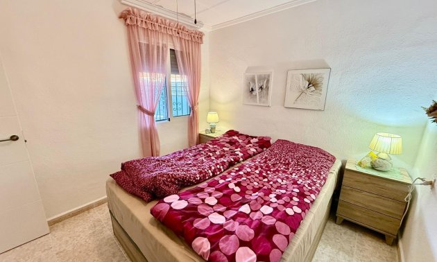 Rynek wtórny - Bungalowy -
Torrevieja - Torretas - La Siesta - El Limonar