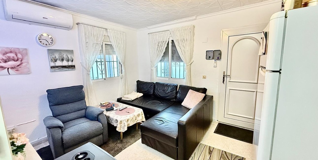 Rynek wtórny - Bungalowy -
Torrevieja - Torretas - La Siesta - El Limonar