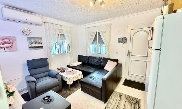 Rynek wtórny - Bungalowy -
Torrevieja - Torretas - La Siesta - El Limonar