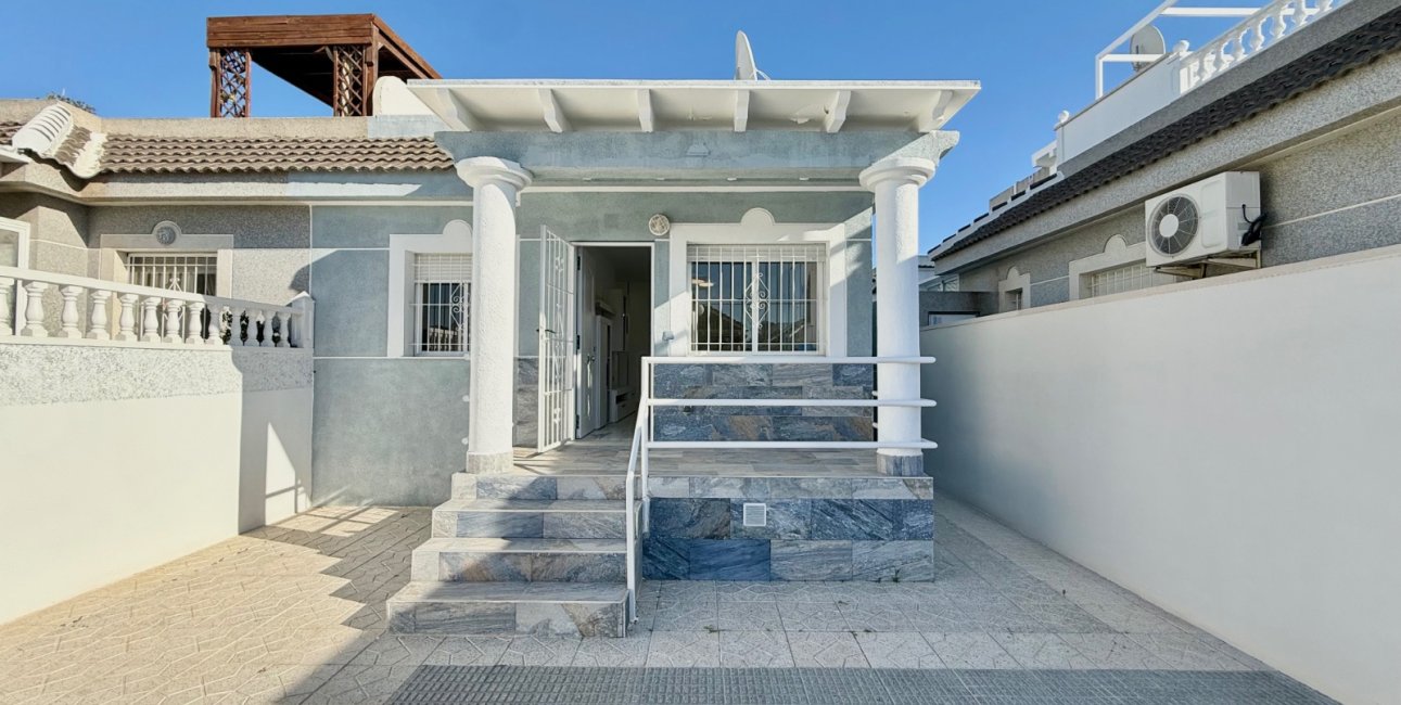 Rynek wtórny - Dom Szeregowy -
Torrevieja - El Chaparral