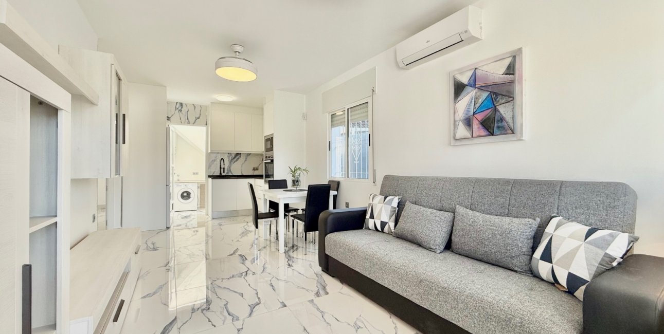 Rynek wtórny - Dom Szeregowy -
Torrevieja - El Chaparral