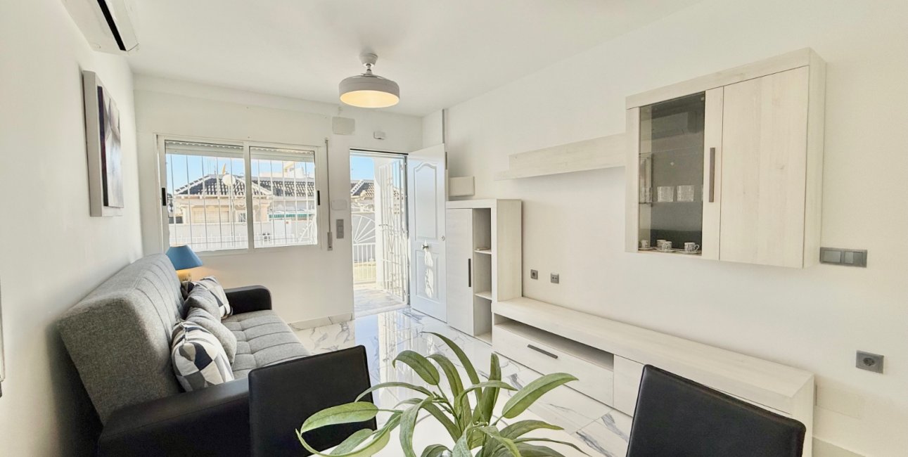 Rynek wtórny - Dom Szeregowy -
Torrevieja - El Chaparral