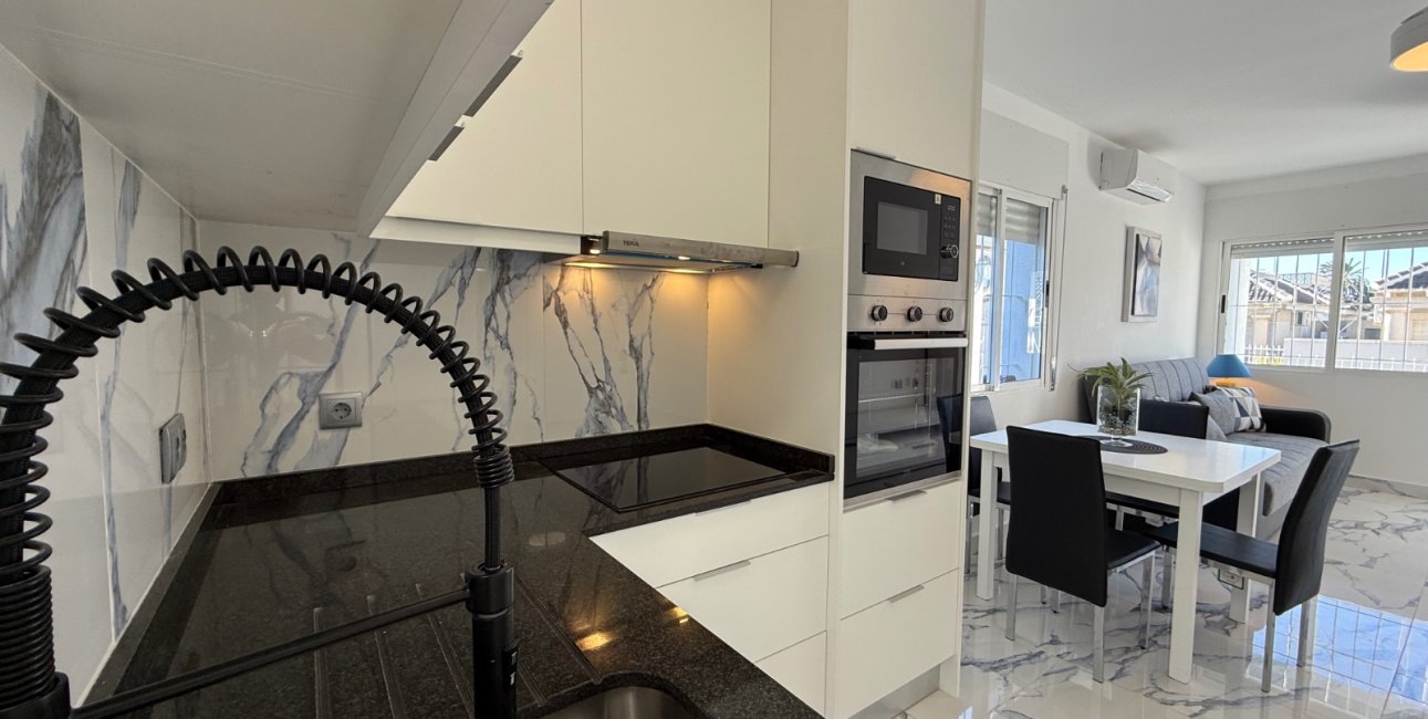 Rynek wtórny - Dom Szeregowy -
Torrevieja - El Chaparral