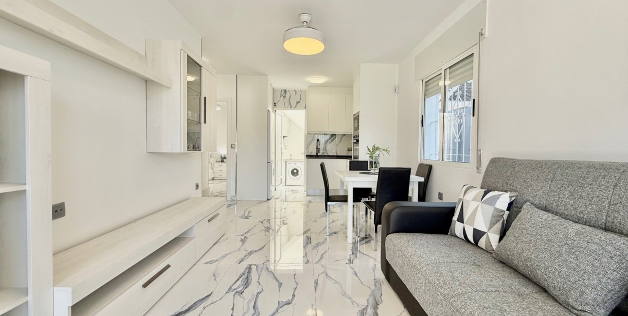 Rynek wtórny - Dom Szeregowy -
Torrevieja - El Chaparral