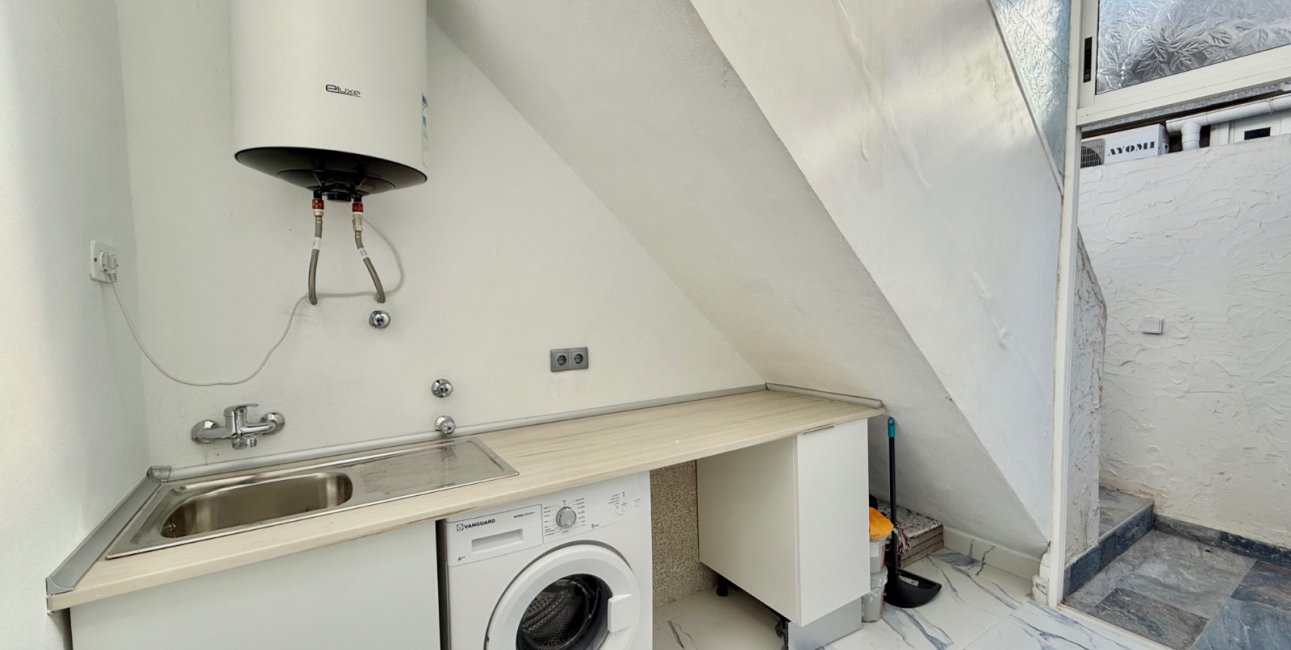 Rynek wtórny - Dom Szeregowy -
Torrevieja - El Chaparral