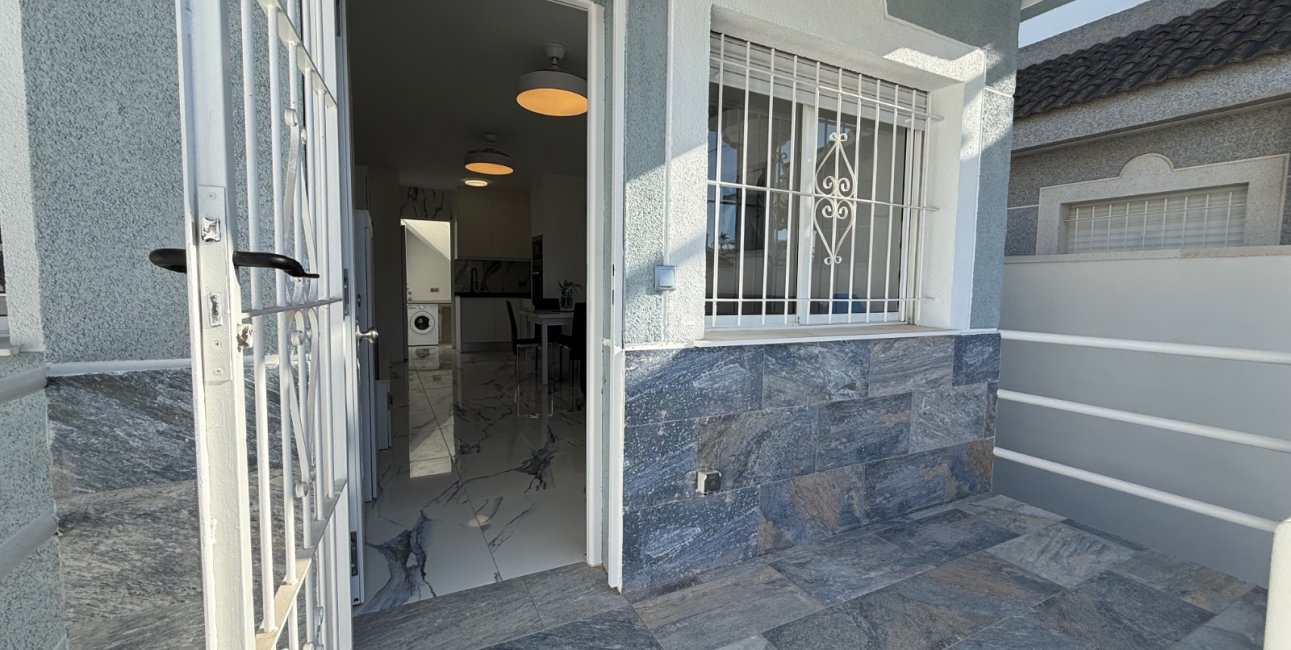 Rynek wtórny - Dom Szeregowy -
Torrevieja - El Chaparral