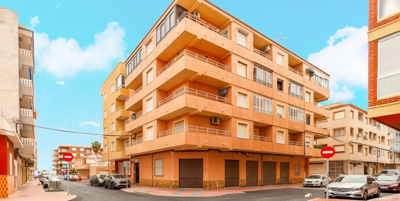 Resale - Penthouse -
Torrevieja - Playa de los Naufragos