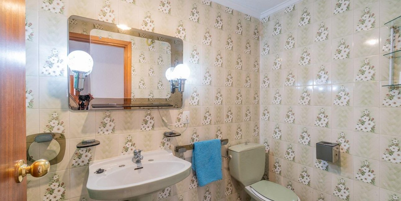 Resale - Penthouse -
Torrevieja - Playa de los Naufragos