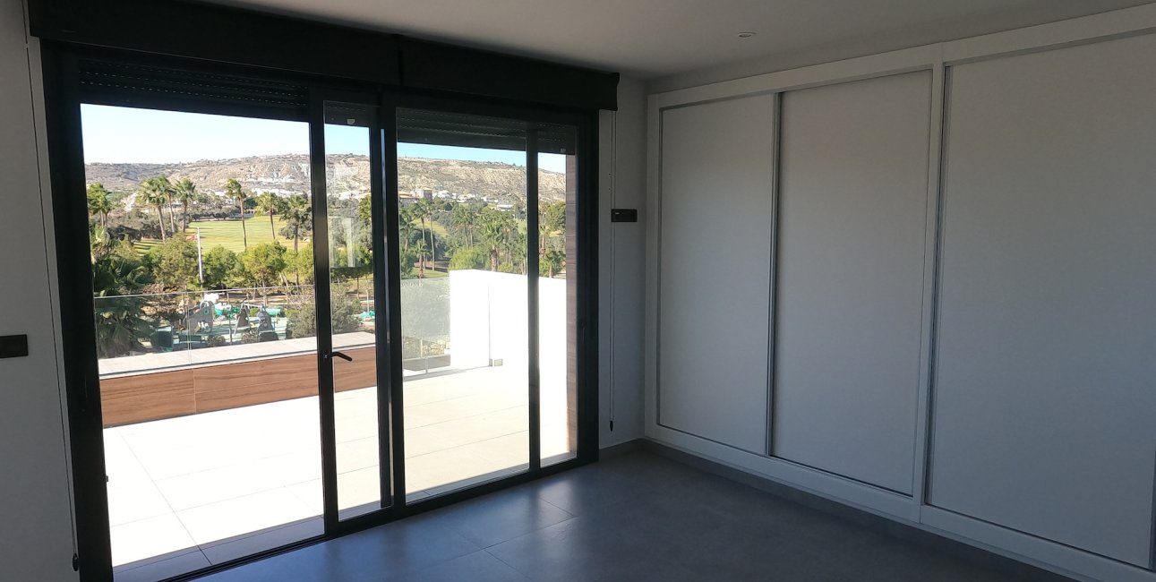 Resale - Villa -
Algorfa - La Finca Golf Resort