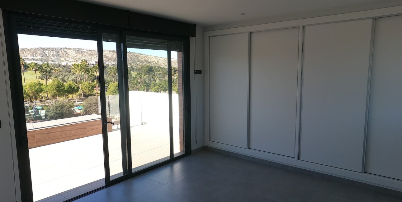 Resale - Villa -
Algorfa - La Finca Golf Resort