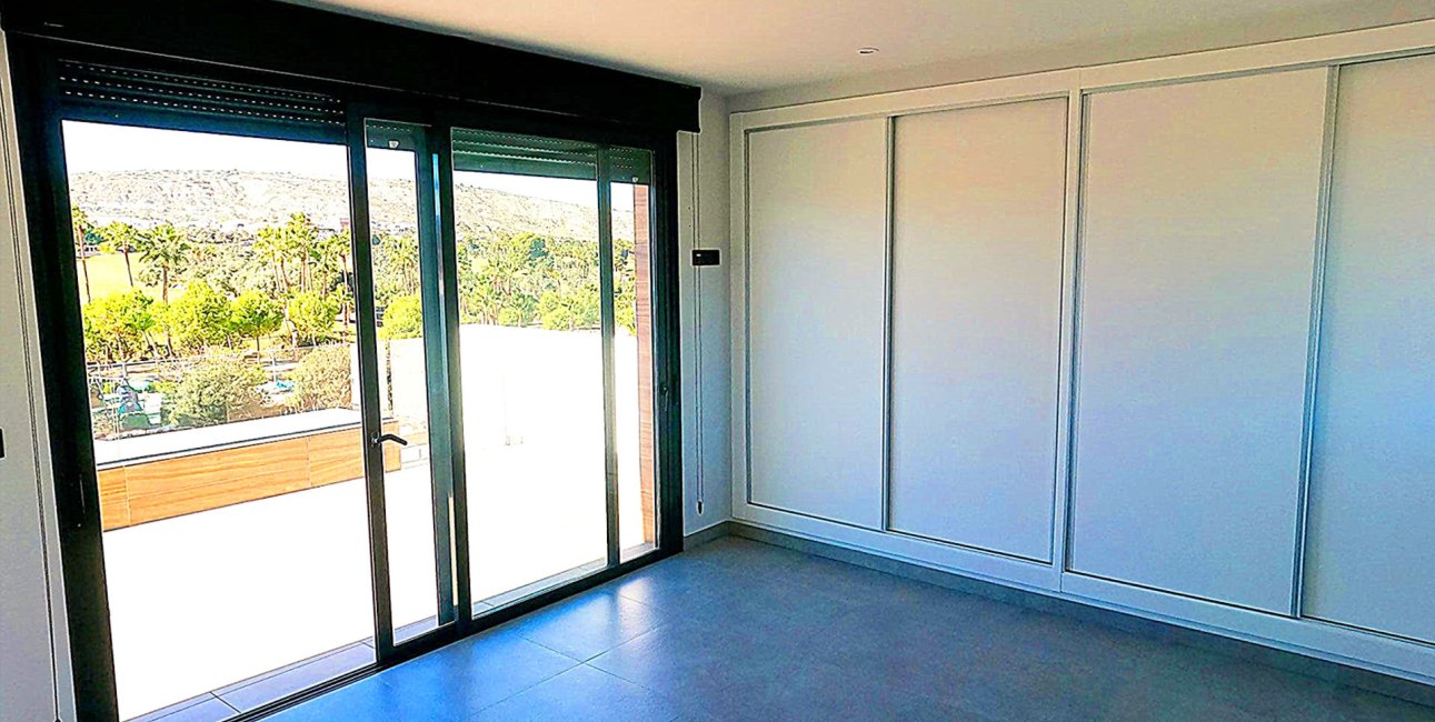 Resale - Villa -
Algorfa - La Finca Golf Resort