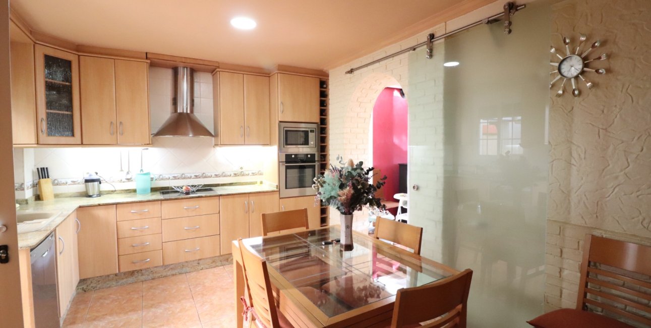 Resale - Villa -
Almoradi - El Saladar