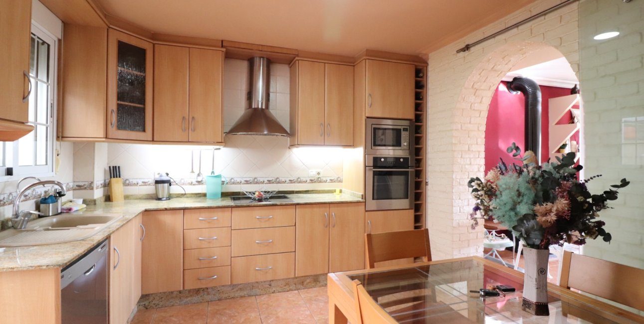 Resale - Villa -
Almoradi - El Saladar