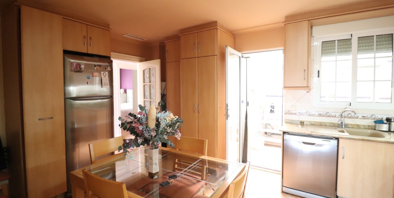 Resale - Villa -
Almoradi - El Saladar