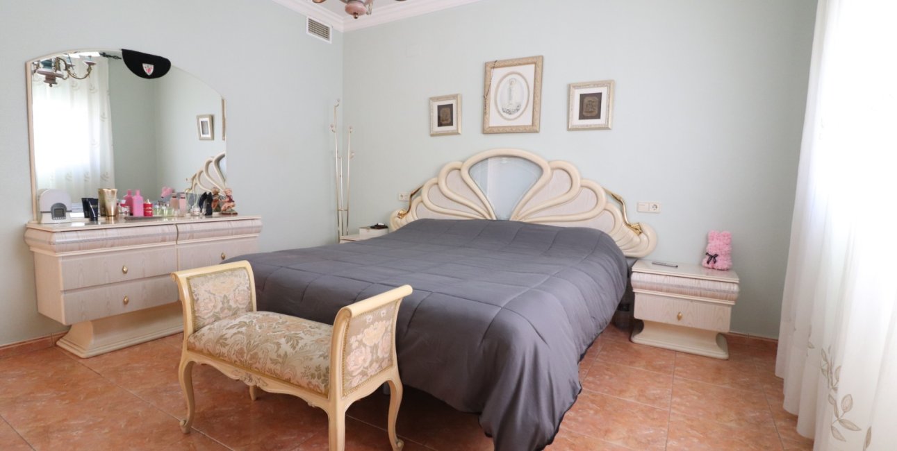 Resale - Villa -
Almoradi - El Saladar