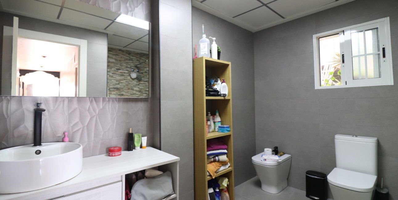 Resale - Villa -
Almoradi - El Saladar