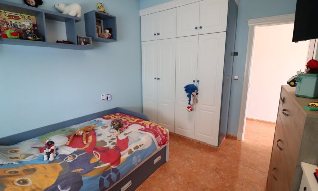 Resale - Villa -
Almoradi - El Saladar