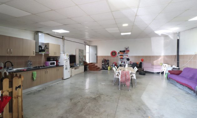 Resale - Villa -
Almoradi - El Saladar