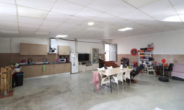 Resale - Villa -
Almoradi - El Saladar