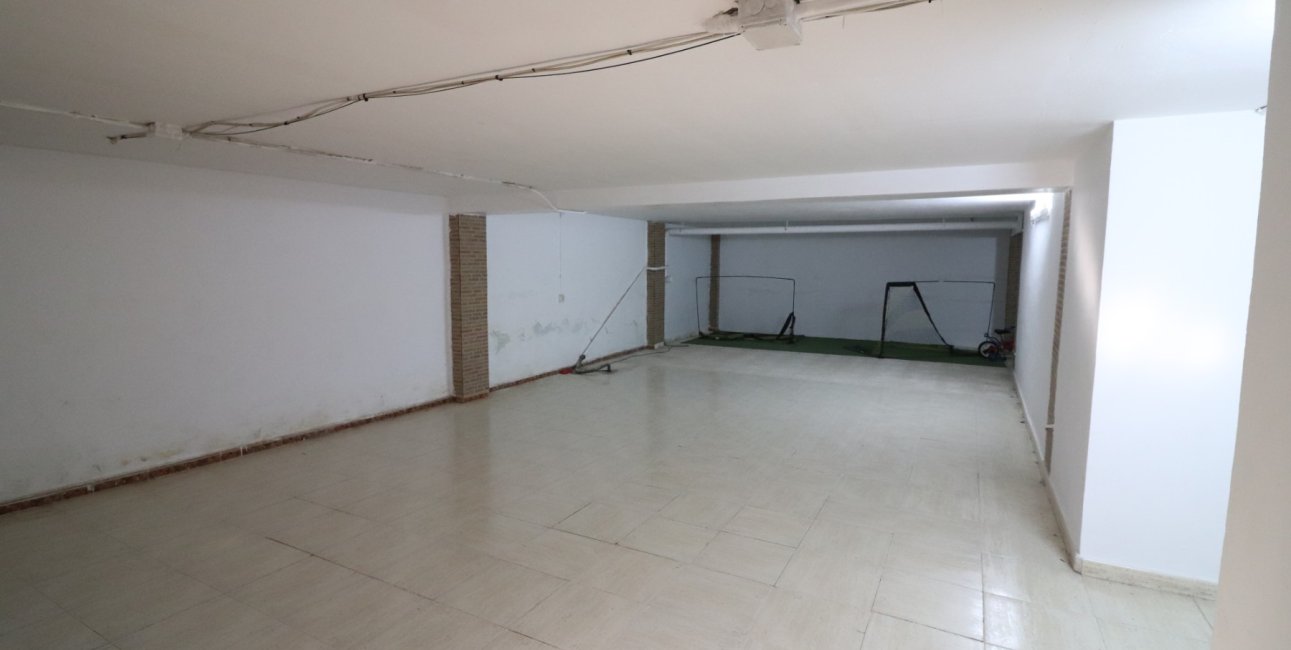 Resale - Villa -
Almoradi - El Saladar