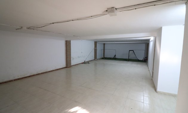 Resale - Villa -
Almoradi - El Saladar