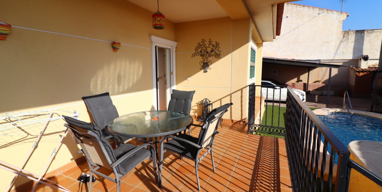 Resale - Villa -
Almoradi - El Saladar