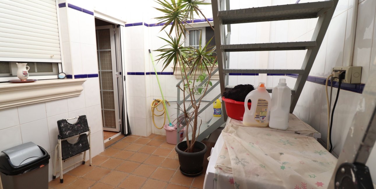 Resale - Villa -
Almoradi - El Saladar