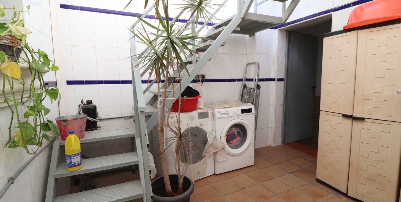 Resale - Villa -
Almoradi - El Saladar