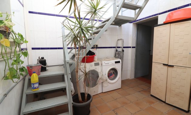 Resale - Villa -
Almoradi - El Saladar