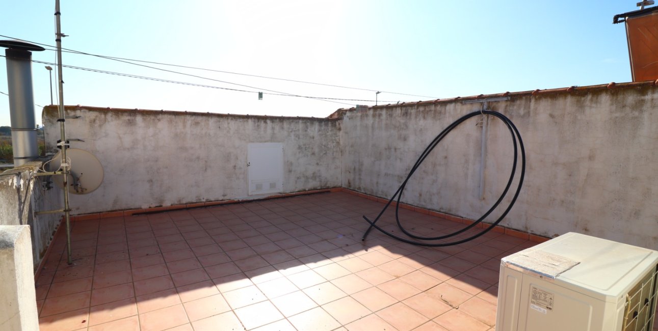 Resale - Villa -
Almoradi - El Saladar