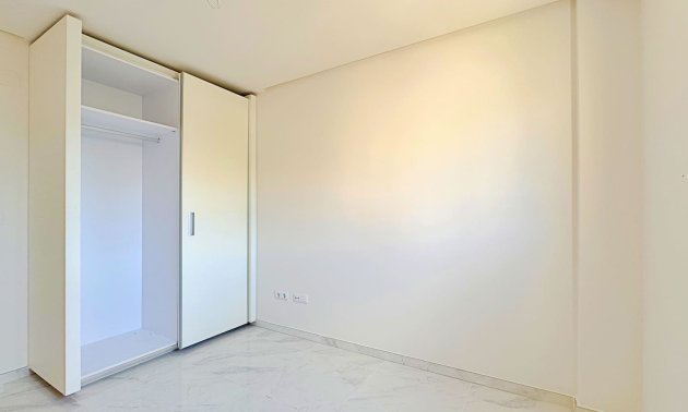 Resale - Apartment / flat -
Orihuela Costa - Villamartín