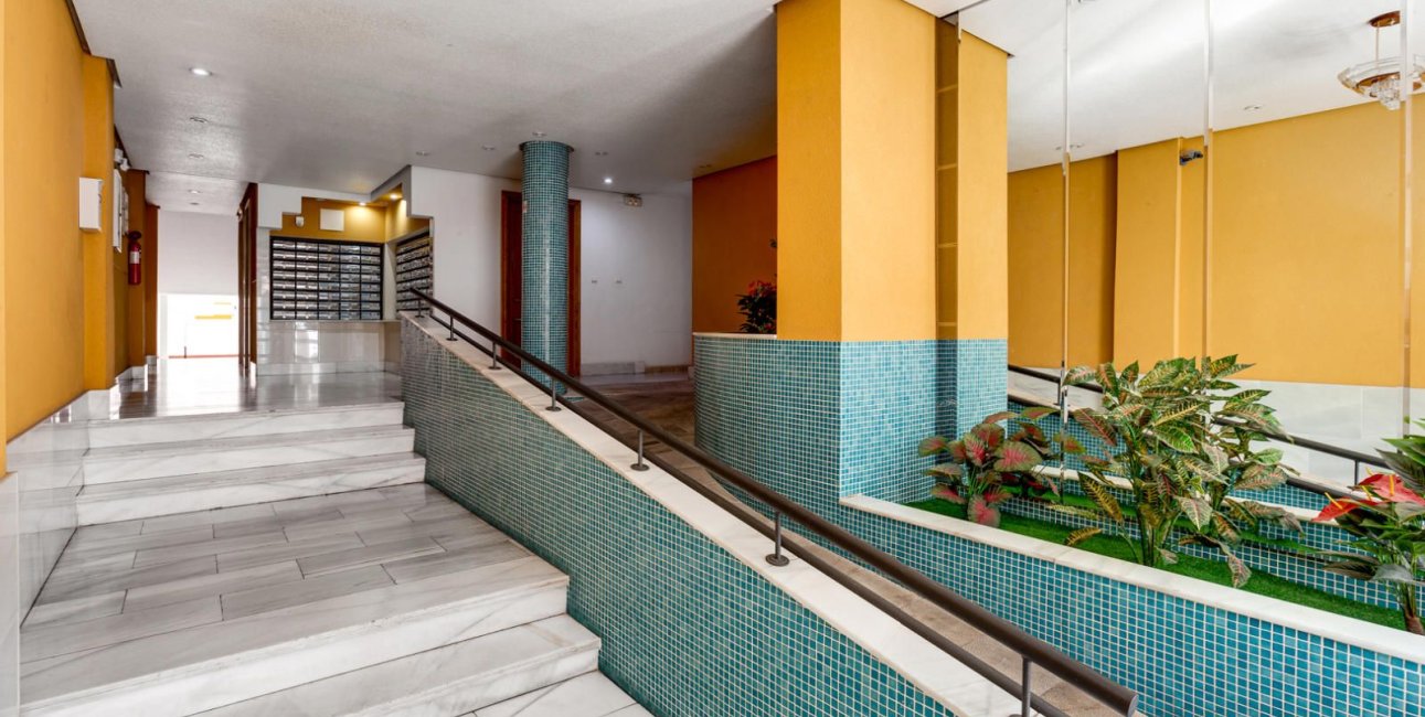 Resale - Apartment / flat -
Torrevieja - Playa del Cura