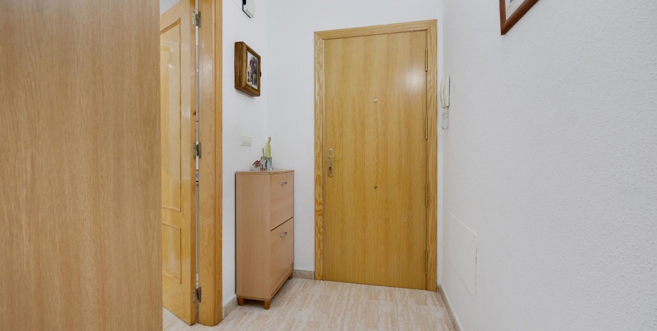 Resale - Apartment / flat -
Torrevieja - Playa del Cura