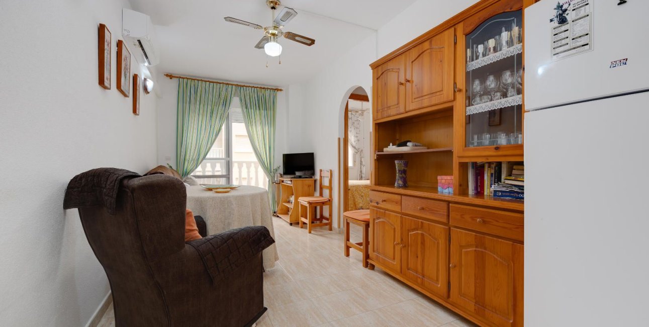 Resale - Apartment / flat -
Torrevieja - Playa del Cura
