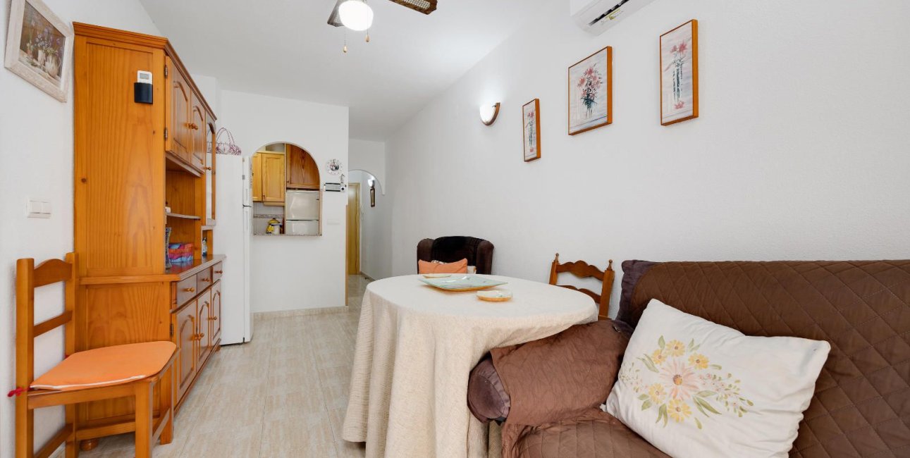 Resale - Apartment / flat -
Torrevieja - Playa del Cura