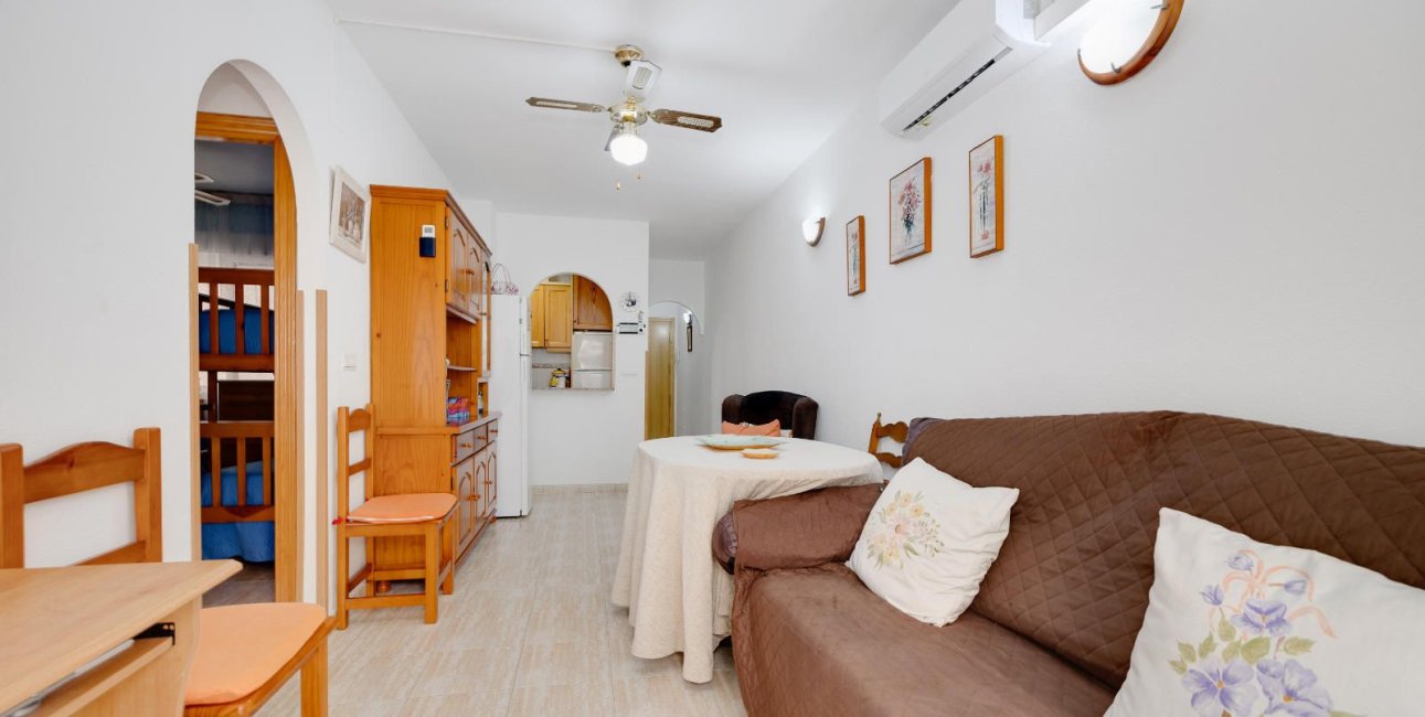 Resale - Apartment / flat -
Torrevieja - Playa del Cura